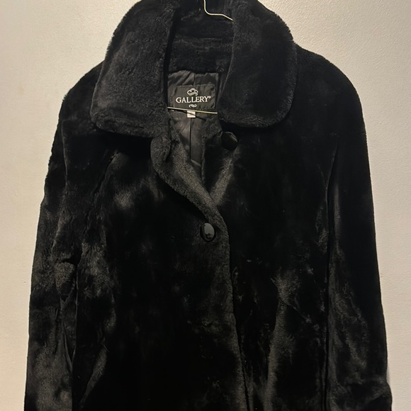 Gallery Black 1950’s faux fur Swing Coat - Picture 2 of 9